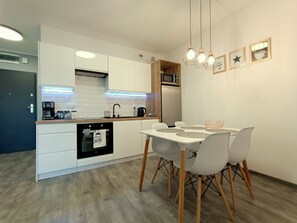 Fridge, microwave, oven, dishwasher - "Mazowiecka Park" mit Balkon by Interhome (Kolobrzeg)