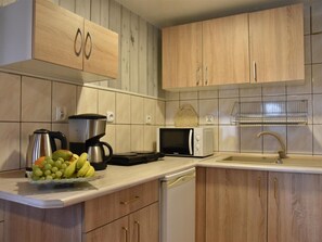 Fridge, microwave, cookware/dishes/utensils - Camping Ostsee by Interhome (Kolobrzeg)