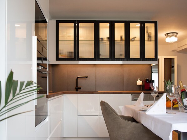 Fridge, microwave, oven, dishwasher