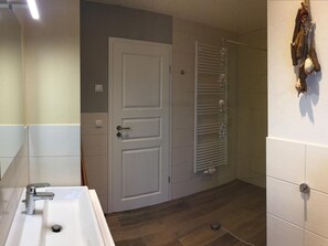 Bathroom - Apartment Möwe by Interhome (Baabe)