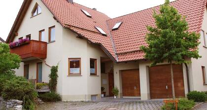 Komfortable Ferienwohnung in Ebensfeld by Interhome