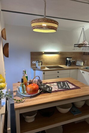 Réfrigérateur, micro-ondes, lave-vaisselle