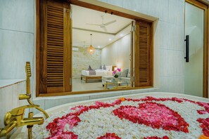 Villa, Pool View | Bathroom | Free toiletries, towels, soap, shampoo - 3-bedroom Private pool villa City Sanur (Denpasar)