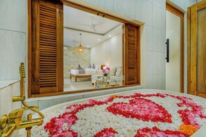 Villa, Pool View | Bathroom | Free toiletries, towels, soap, shampoo - 3-bedroom Private pool villa City Sanur (Denpasar)