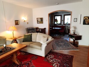 TV, DVD player - in Starkenburg im Isartaler Landhaus by Interhome (Irmenach)