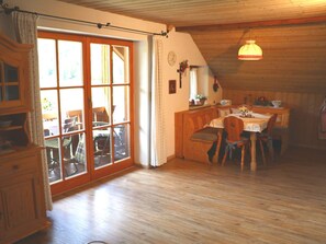 Dining - Wohnung in Berchtesgaden mit Garten by Interhome (Berchtesgaden)
