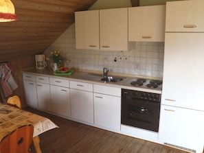 Fridge, microwave, oven, dishwasher - Wohnung in Berchtesgaden mit Garten by Interhome (Berchtesgaden)