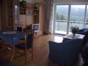 TV, DVD player