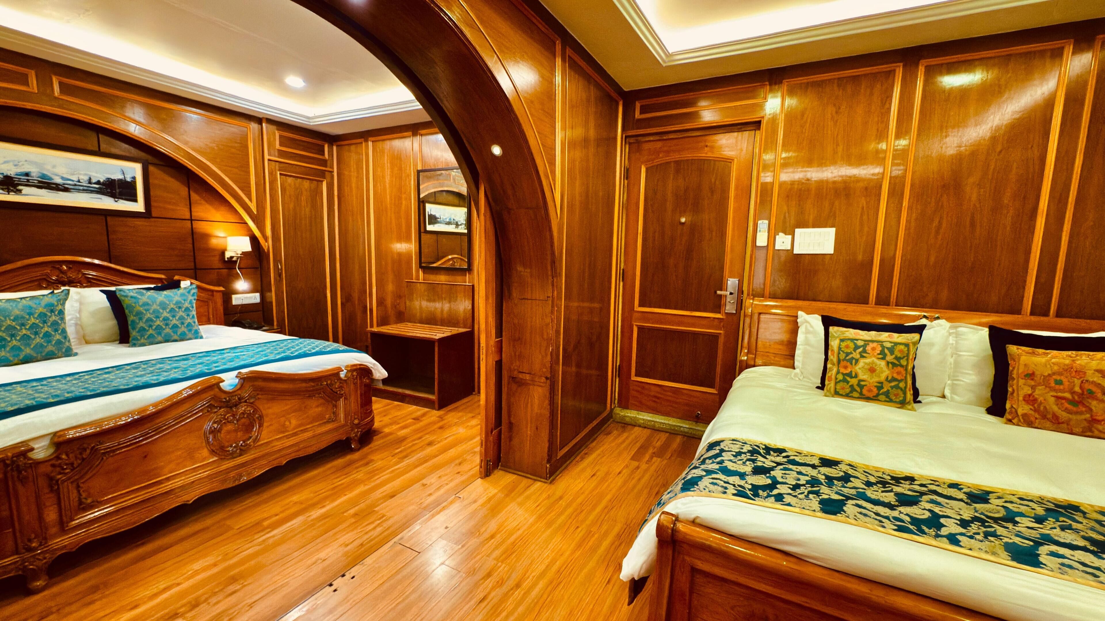 Luxury Quadruple Room | Laptop workspace, free WiFi