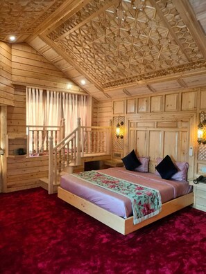 Family Suite | Laptop workspace, free WiFi - Kashmir Mahal Resorts by Stay Pattern (Srinagar)