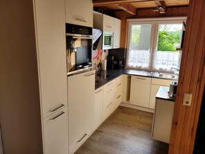 Fridge, microwave, oven, dishwasher - Vacation home Luna by Interhome (Extertal)