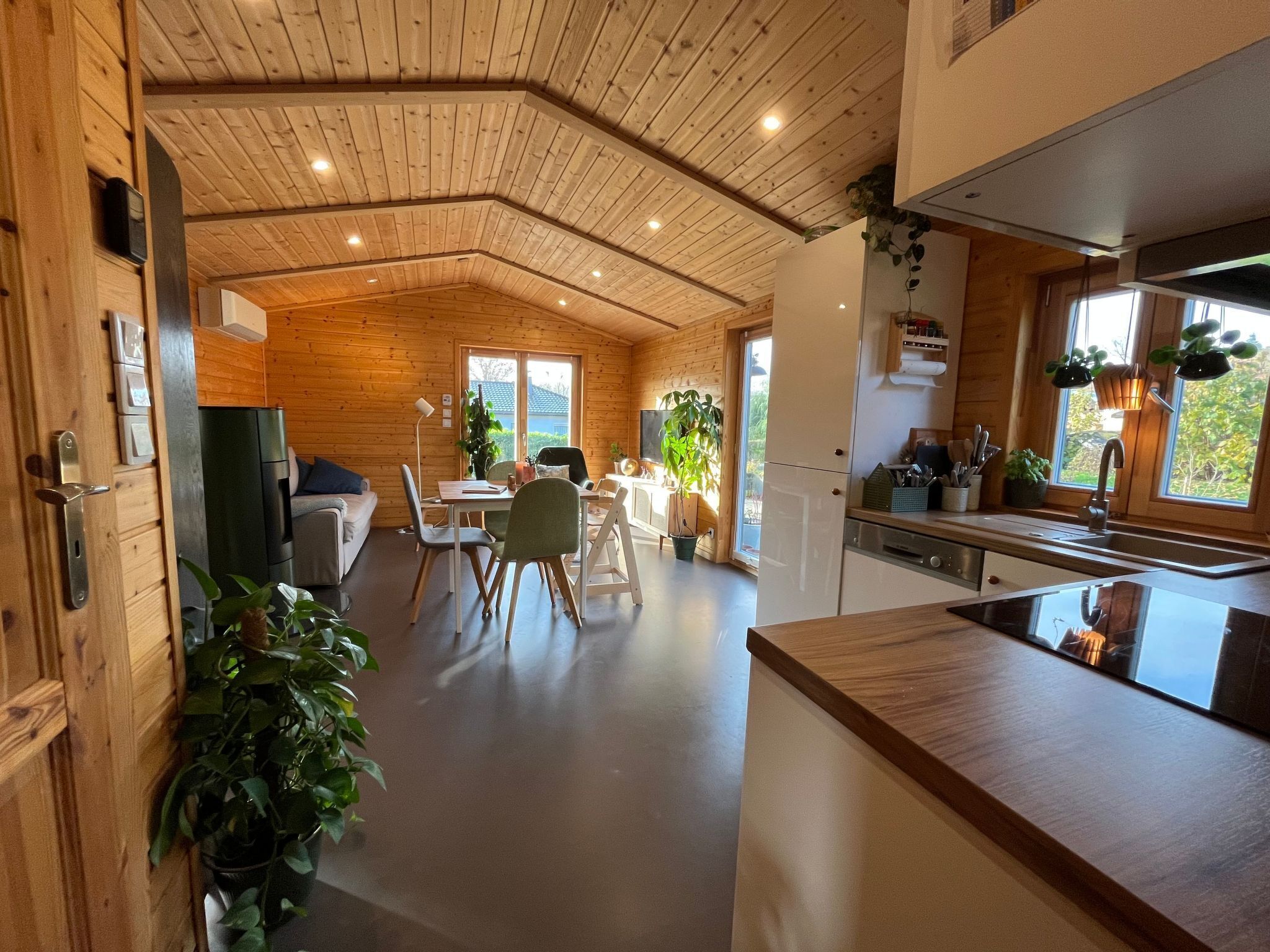 المنشأة من الداخل