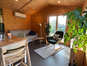 TV, fireplace - in Atzenhain mit Großer Terrasse by Interhome (Atzenhain)