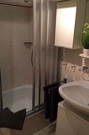 Bathroom - Moderne Ferienwohnung mit Balkon by Interhome (Braunlage)