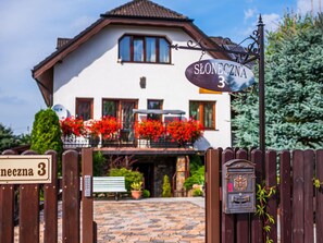 Exterior detail - Wohnung mit Terrasse, Garten und Grill by Interhome (Myslakowice)