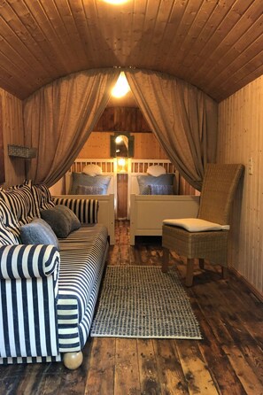 Internet - Reetdach Ferienhaus am Lübbesee Sauna Bootsteg neu by Interhome (Boitzenburger Land)