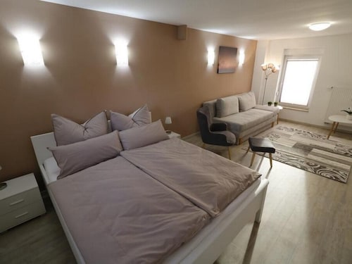 Urlaub und zu Hause by Interhome