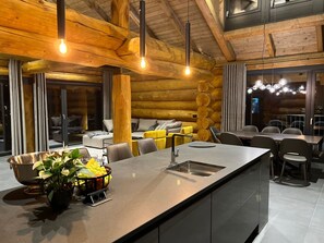 Dining - Chalet Maibrunnen -A- in Kleinkirchheim by Interhome (Bad Kleinkirchheim)