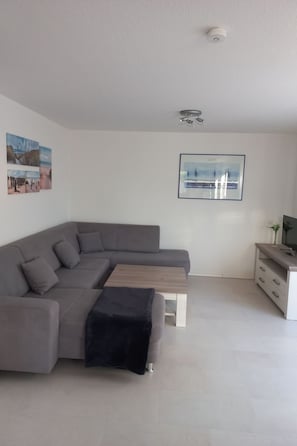 TV - Ferienwohnung by Interhome (Wyhl)