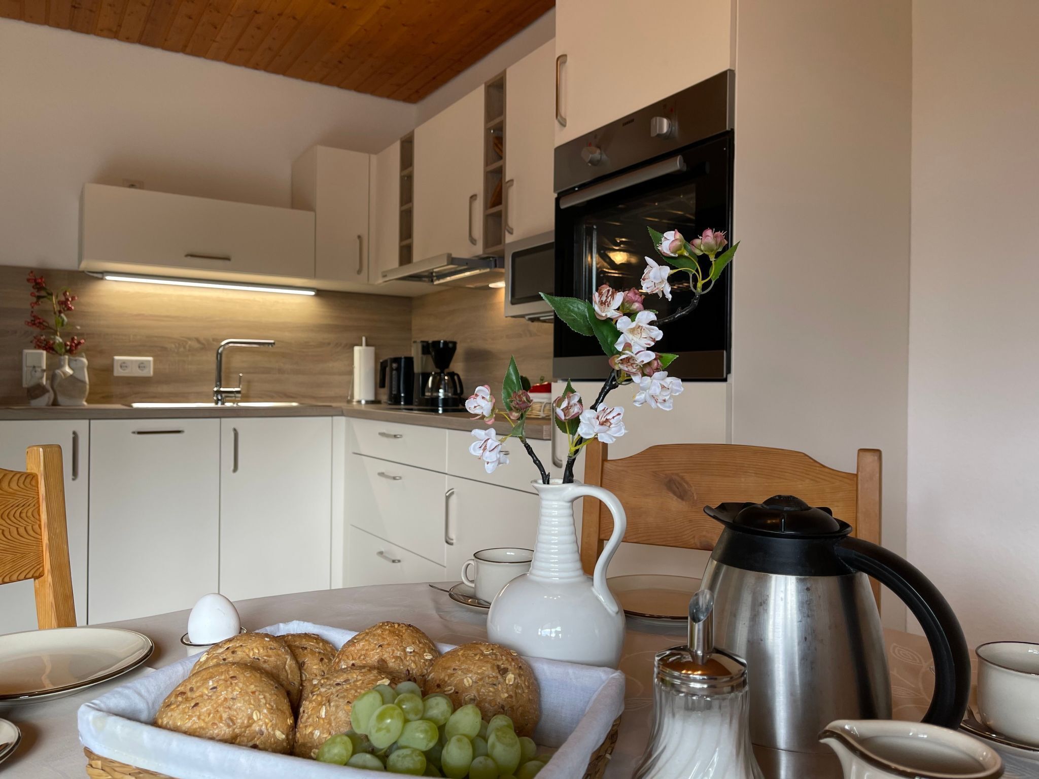 Kühlschrank, Mikrowelle, Ofen, Geschirrspüler