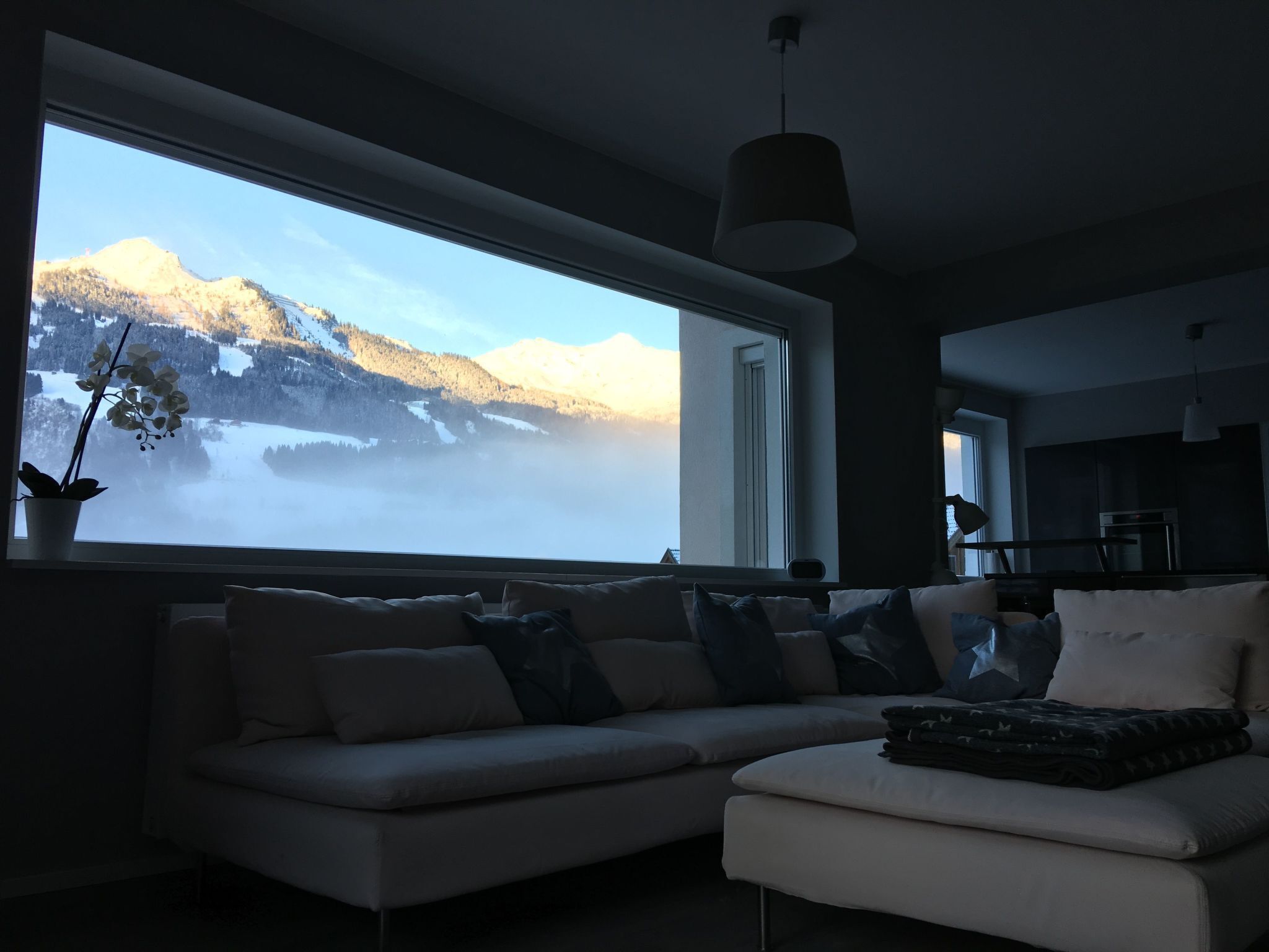 TV, fireplace, DVD player