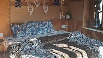 Deluxe Room | Free WiFi, bed sheets