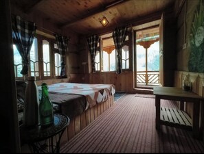 ห้องดีลักซ์ | Wi-Fi ฟรี, ผ้าปูที่นอน