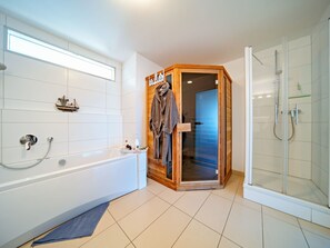 Bathroom - Fewo Brigantine 33 by Seeblick Ferien ORO by Interhome (Hasselberg)