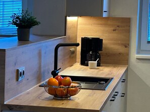 Réfrigérateur, micro-ondes, four, lave-vaisselle