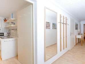 Kühlschrank, Mikrowelle, Ofen, Geschirrspüler