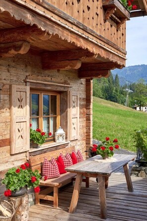 Outdoor dining - Chalet Promi-Alm in Flachau by Interhome (Flachau)