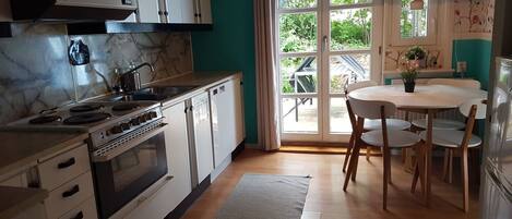 冰箱、微波炉、烤箱、洗碗机