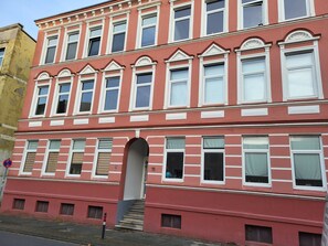 Exterior - Frisch renoviert ruhig und zentral gelegen by Interhome (Wilhelmshaven)