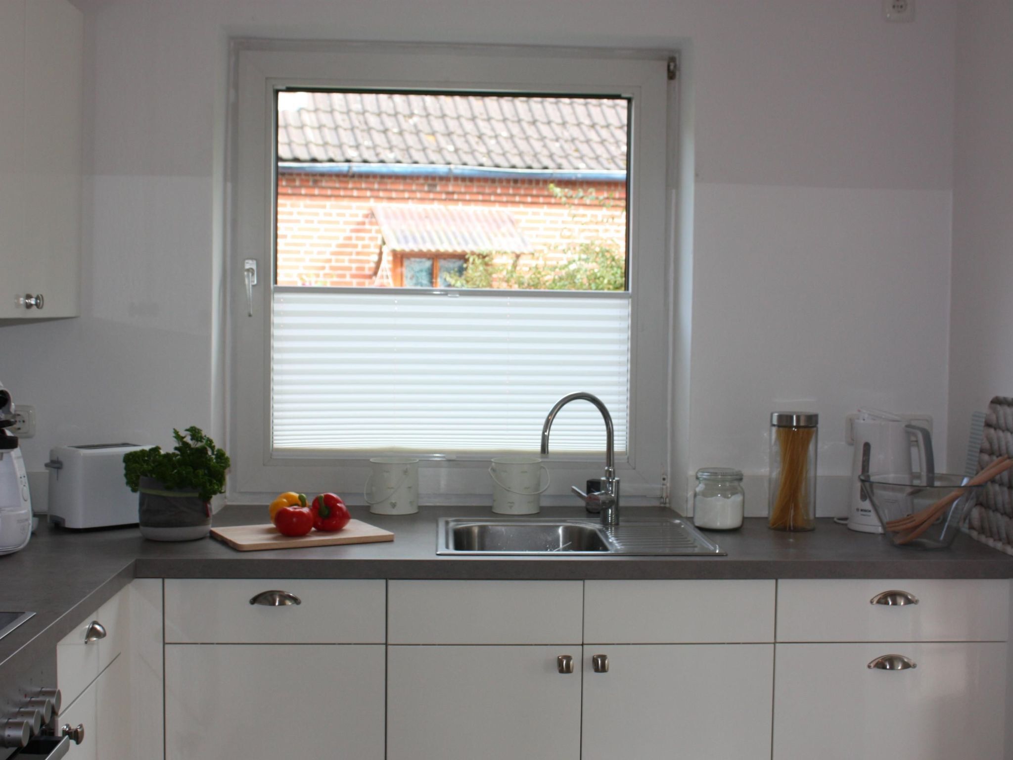 Kühlschrank, Mikrowelle, Ofen, Geschirrspüler