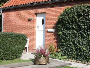 Property grounds - mit Garten und Parkplatz by Interhome (Norderfriedrichskoog)