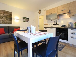 Fridge, microwave, cookware/dishes/utensils - FeWo Dorle by Interhome (Bad Kleinkirchheim)
