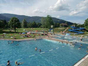 A heated pool - Luxuswohnung, Pistenblick, Nähe Skilift, Mittelberg by Interhome (Mittelberg)