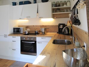 Fridge, microwave, oven, dishwasher - Apartment Kitz by Interhome (Bad Kleinkirchheim)