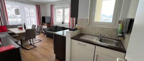 Frigorifero, microonde, forno, lavastoviglie