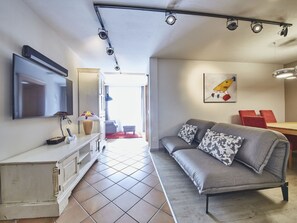 TV - Garden Suite by Interhome (Hinterglemm)