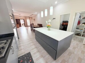 Private kitchen - MY HOME Escape to Lusaka's newest luxury in Meanwood Ibex! (Lusaka)