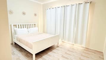 3 bedrooms, iron/ironing board, WiFi, bed sheets