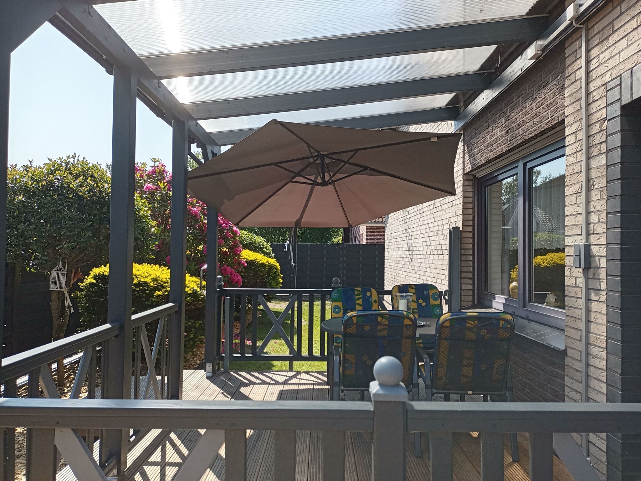 屋外ダイニングエリア