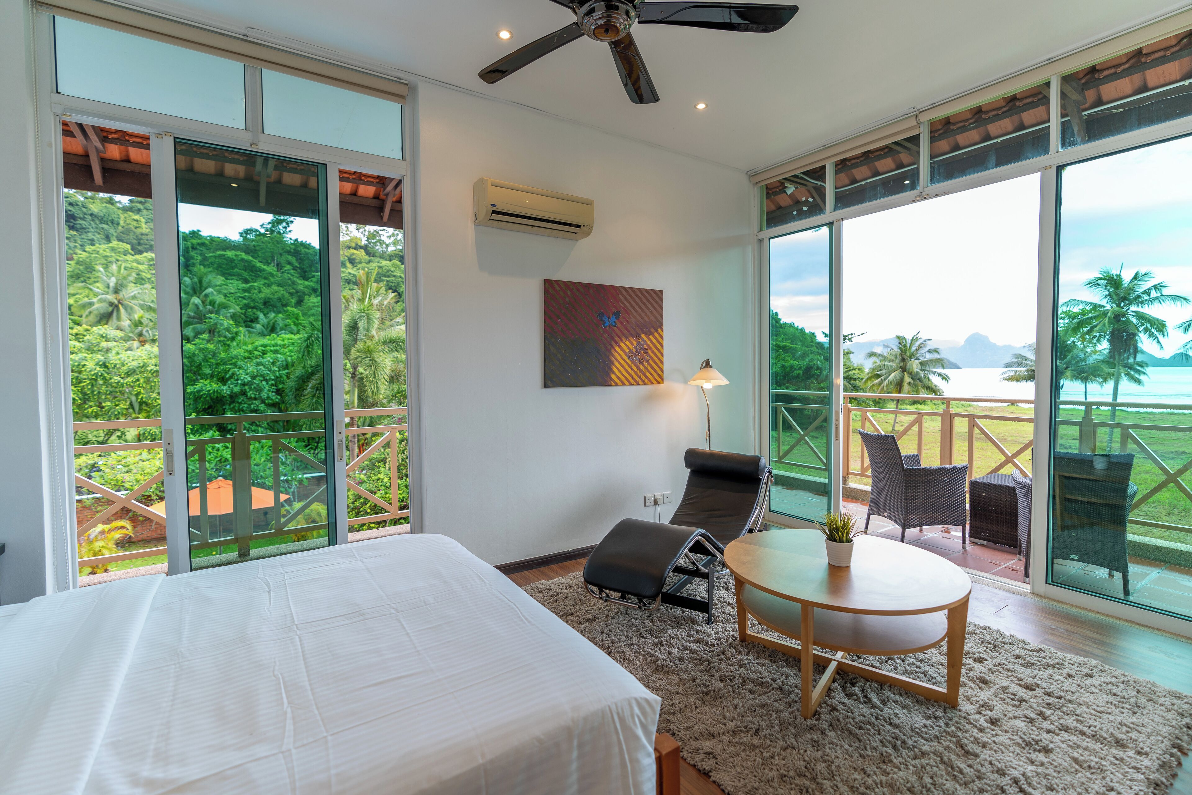 Luxury-Villa, eigener Pool, Meerblick | Zimmersafe, Verdunkelungsvorhänge, schallisolierte Zimmer