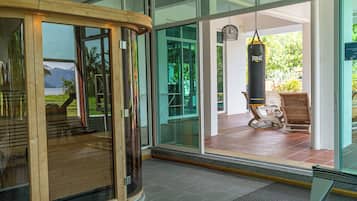 Deep-tissue massages, massages