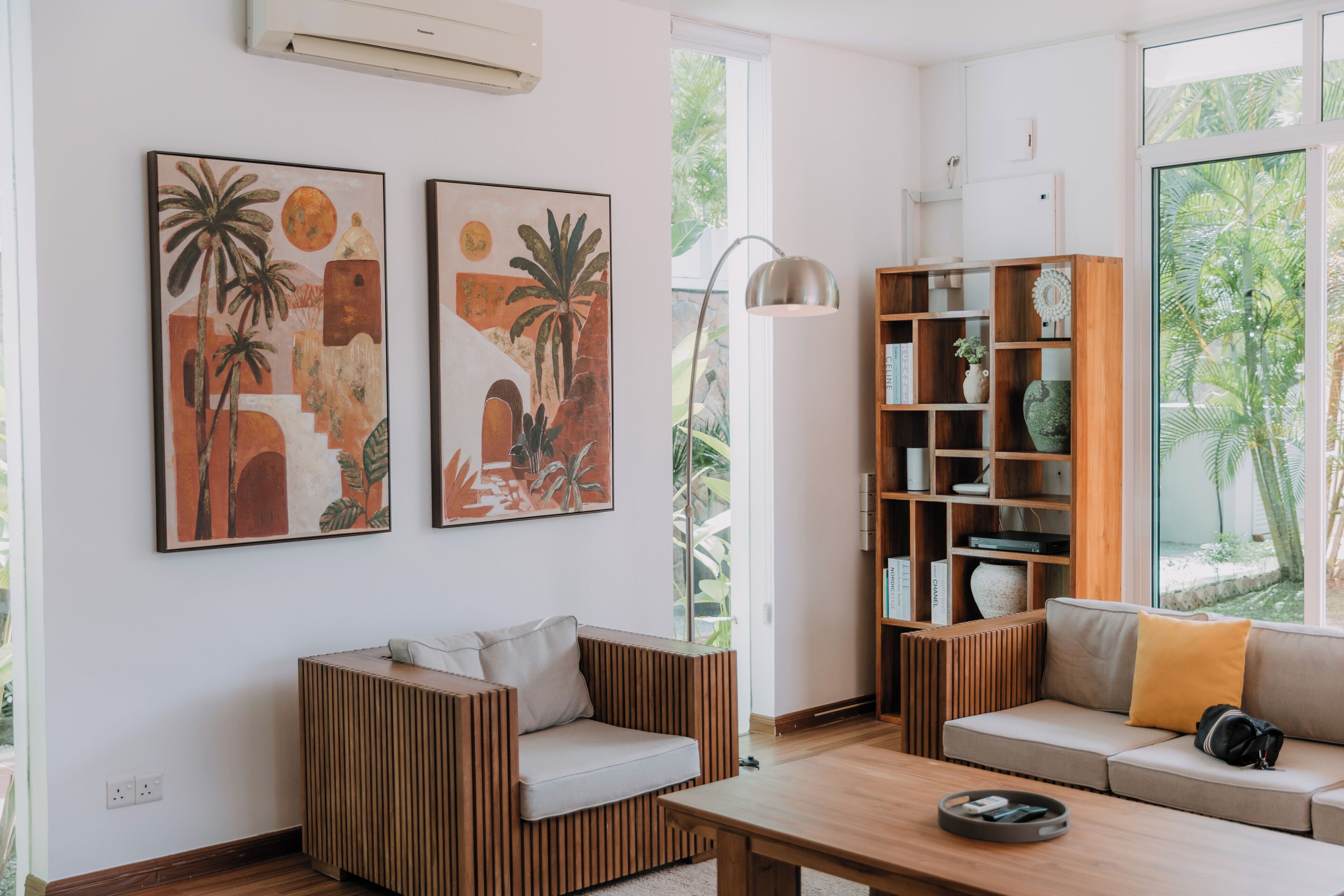 Villa de lujo, alberca privada, vista al mar | Área de sala de estar | Smart TV de 65 pulgadas con canales digitales y Netflix 
