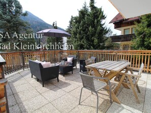 Outdoor dining - Apartment Mirato by Interhome (Bad Kleinkirchheim)