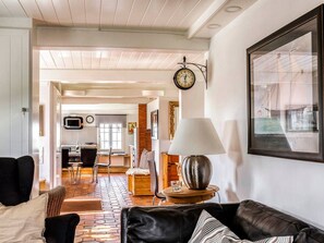 Living area - Reetdachhaus inmitten von Wiesen und Feldern by Interhome (Emmelsbüll)