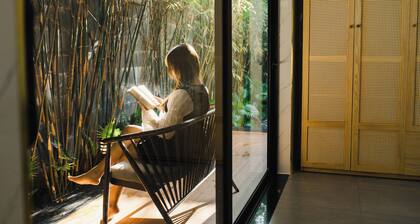 Family Home Villa, close to Ba Na Hills and a golf course. Pets allowed!