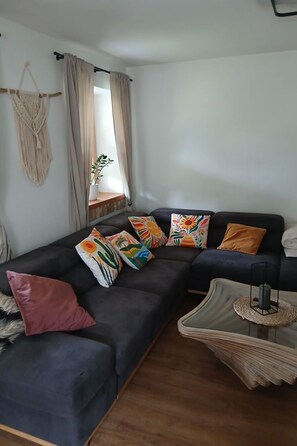 TV, fireplace - Schönes Ferienhaus by Interhome (Unternberg)